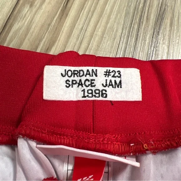 Headgear Classic Michael Jordan Tune Squad Shorts White Men Size XL $88 NWT - Picture 4 of 9
